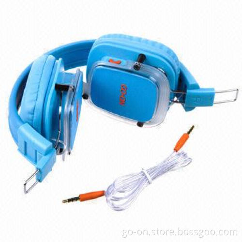 Fashionable Headphones with Integrated Mic